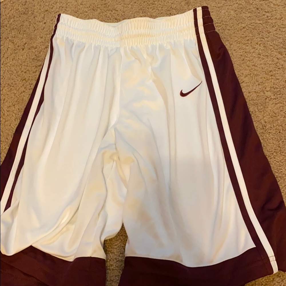 Males Nike basketball shorts